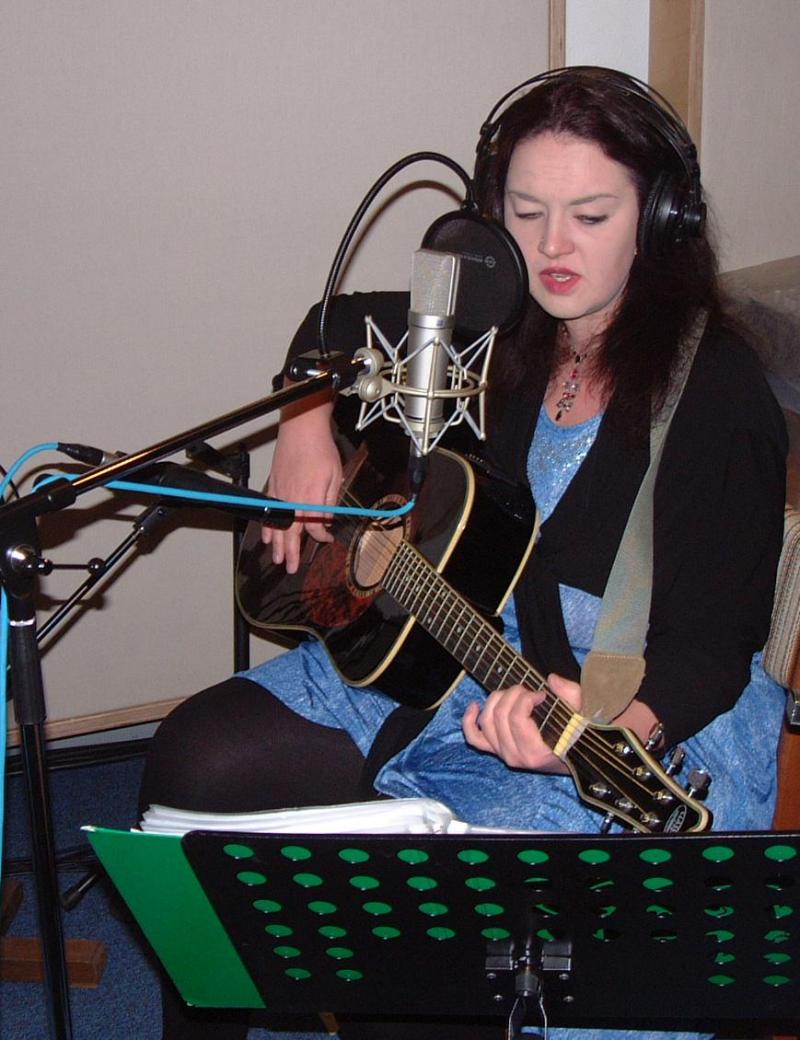 HELEN LEAHEY
(THE DEEP VOICE) HELEN LEAHEY (THE DEEP
VOICE)